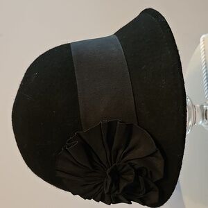 Women's D&Y Cloche Hat